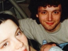Кейт Бекинсейл с дочерью и бывшим мужем повторили семейное фото 17-летней давности