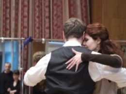 В Киеве участник АТО бесплатно учит других ветеранов танцевать танго