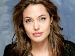 Анджелина Джоли удивила новым имиджем