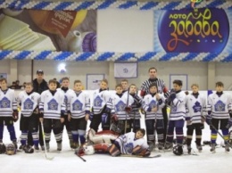 Открытый чемпионат по хоккею состоялся в учебно-тренировочном центре "Ледограй"