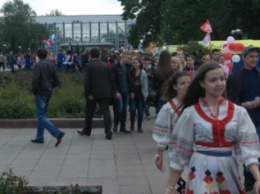 В Покровске (Красноармейске) гуляния по случаю празднования Дня Европы в самом разгаре