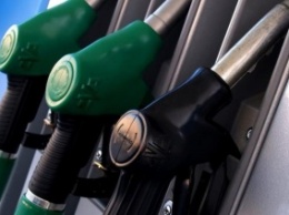 АЗС снова повысили цены на бензин и дизтопливо