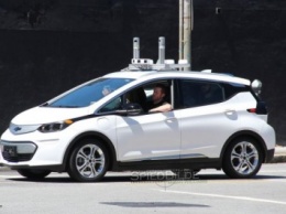 Фотошпионы "поймали" прототипы автономного Chevrolet Bolt