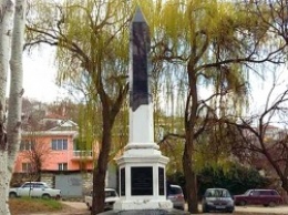 В Севастополе испортили кислотой памятник жертвам депортации