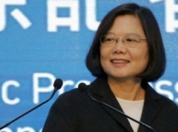 Первая женщина-президент Тайваня призывает к миру с Китаем