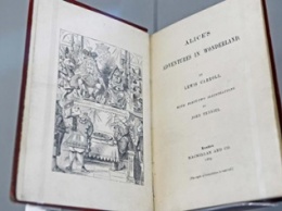 Редкое издание "Алисы в Стране чудес" может стать самой дорогой детской книгой в мире