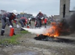 Авдеевские коксохимики совершенствуют навыки тушения возгораний (ФОТО)