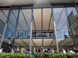 Apple представила новый Apple Store в Сан-Франциско с новым дизайном и 12-метровыми раздвижными дверями