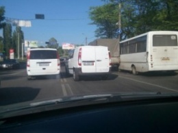 В Одессе на Лузановке маршрутка попала в тройную аварию (ФОТО)