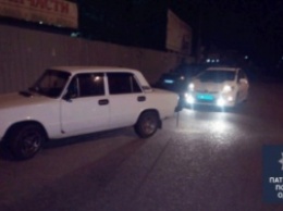 В Одессе совершено вооруженное ограбление автозаправки, кассира взяли в заложники
