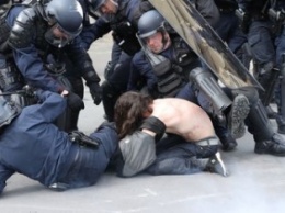 Митинги в Париже переросли в кровавые побоища