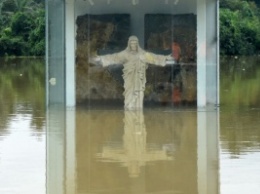 Потоп на Шри-Ланке убил уже 71 человека, города ушли под воду (фото, видео)