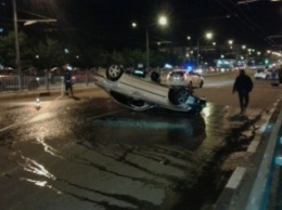 В Сети появилось видео ДТП на проспекте Науки: одна из машин перевернулась (ФОТО, ВИДЕО)