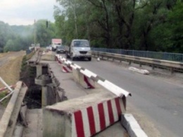 На Полтавщине начали ремонтировать обрушившийся мост