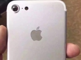 Фото предполагаемого iPhone 7 демонстрируют выступающую камеру, новый дизайн антенных вставок, дисплейные кабели