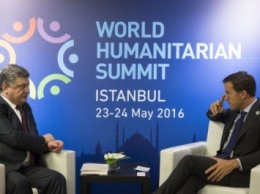 П.Порошенко обсудил с премьером Нидерландов единство ЕС относительно сохранения санкций против РФ