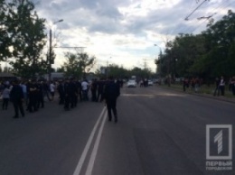 В Одессе конфликт вьетнамцев с налоговиками: силовики открыли огонь, вьетнамцы идут к Саакашвили