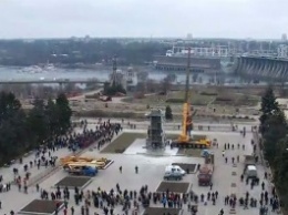 В Запорожской обл. в рамках декоммунизации демонтировали более 200 памятников и переименовали более 2 тыс. улиц