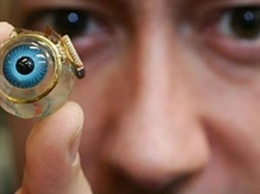 «Совсем скоро»: Гость из 2030 года назвал даты изобретения бионических глаз и средства от паралича