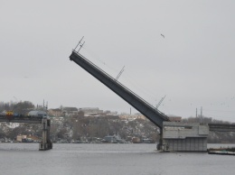 В Николаеве разводили все три моста