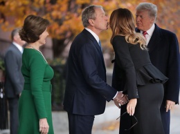 Мелания и Дональд Трамп встретились с Джорджем и Лорой Буш в Вашингтоне