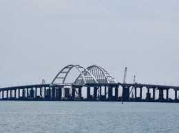 Керченский мост проседает и поднимается