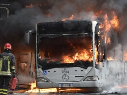 Автобус на полном ходу слетел в канаву, в салоне было 50 пассажиров: подробности трагедии