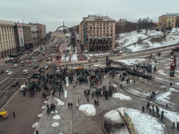Требующие прикрыть российский бизнес националисты прошлись от Майдана к Банковой