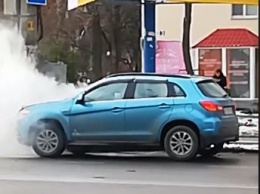 В Николаеве на ходу загорелся легковой автомобиль. ВИДЕО