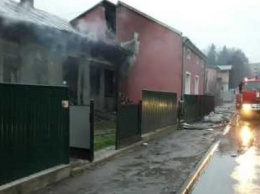На пожаре в Дрогобыче пожарные спасли три человека