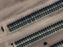 Россия стянула сотни танков к границе с Украиной: военная техника попала на спутниковые снимки