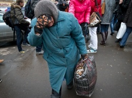 Помогите найти: на трассе под Киевом нашли бабушку, потерявшую память