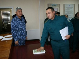 Сотрудники милиции Узбекистана поклялись на Коране не брать взяток