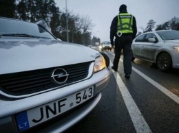 Верховной Раде предлагают освободить от ответственности волонтеров, ввозивших "евробляхи" для нужд ООС