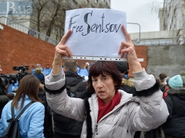 У представительства ЕС в Киеве прошел пикет в поддержку украинских политзаключенных