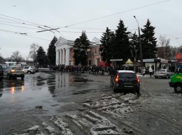 Пешком по лужам: с утра в Полтаве общественный транспорт не вышел на маршрут