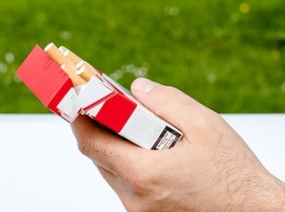 Запрет на выкладку сигарет на витринах в ЕС не сработал - СМИ