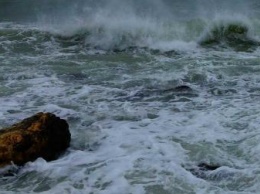 Шторм в Геленджике: Яхта «Вега» с пассажирами опрокинулась и затонула
