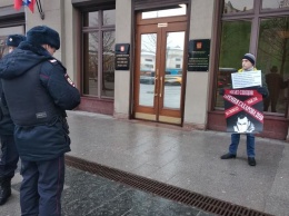 У администрации президента РФ прошла серия пикетов в поддержку Сенцова