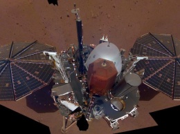InSight прислал первое селфи с Марса