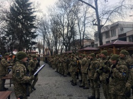 Одесские резервисты территориальной обороны приняли присягу в детском лагере "Виктория"