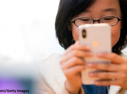 Франция запретила всем детям до 15 лет пользоваться телефонами в школе
