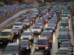 Снегопад сковал Киев, фото апокалипсиса: «Пробки и аварии на пике, въезд закрыт»