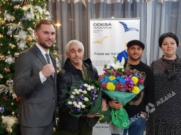 Чемпиона Ломаченко встретили в одесском аэропорту