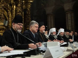 Порошенко: Этот день войдет в историю Украины как священный день создания автокефальной поместной православной церкви