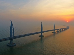 Китай построил самый длинный морской мост на планете - Керчи и не снилось!