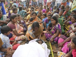 В Индии на открытии храма прихожан кормили рисом - 11 человек скончались, 130 в больнице