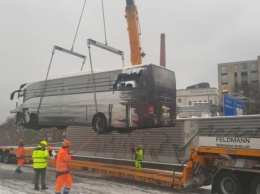 Ужасное ДТП в Швейцарии: Автобус врезался в ограждение, пострадали более 40 человек