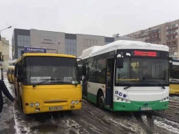 В Киеве запустили в эксплуатацию первую электрическую маршрутку