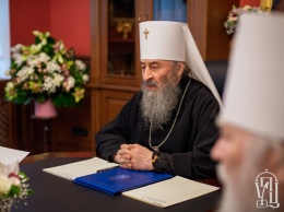 Синод УПЦ МП запретил в служении двух митрополитов и пятерых клириков